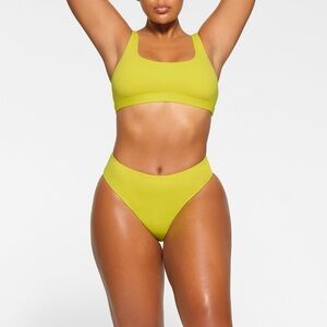 SKIMS SIGNATURE SWIM MID WAIST BOTTOM IN CITRUS. SIZE L. NWT!